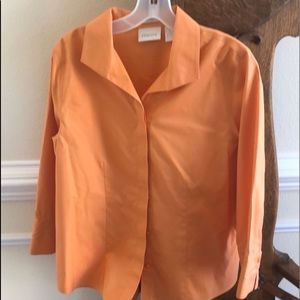 Chicos no iron shirt in a beautiful, flattering color size 1/M 3/4 sleeves